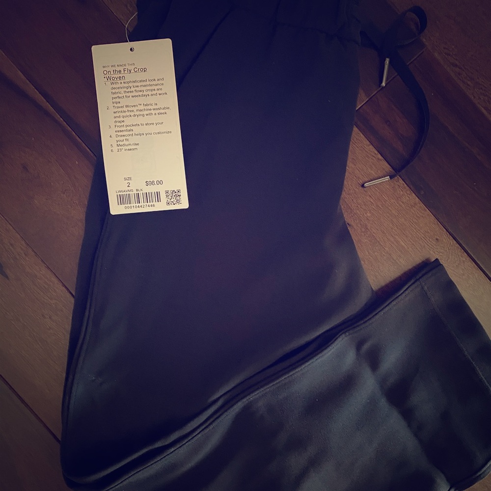 Lululemon On The Fly Crop - Woven